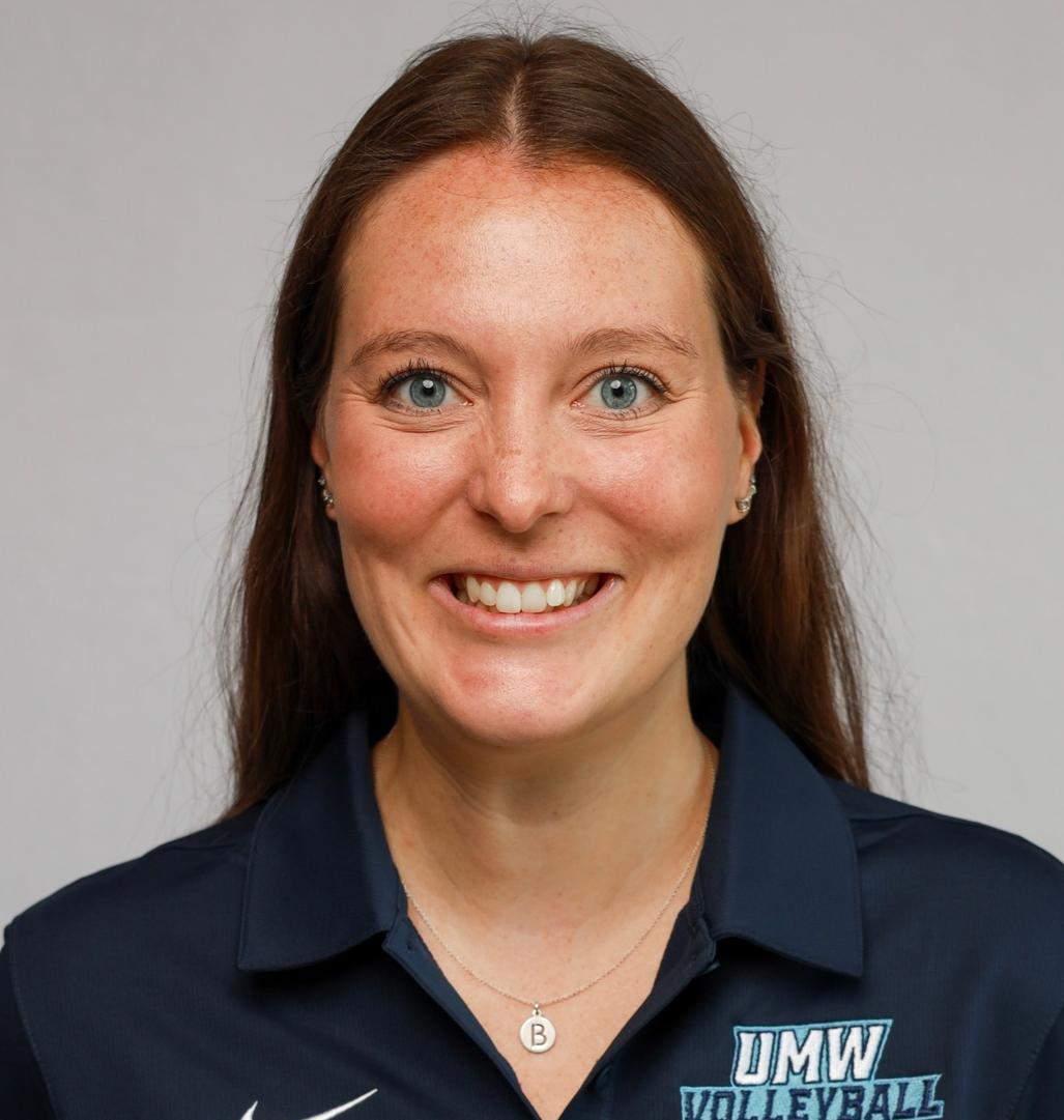 Assistant Coach Courtney Hempe